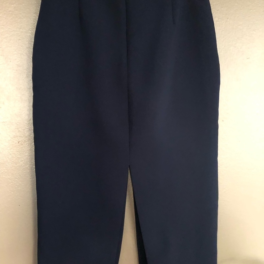 Navy blue Babaton skirt. - Picture 2 of 6